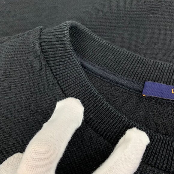 CM0359 Louis Vuitton Black Monogram Embossed Short Sleeve T-Shirt - Picture 8 of 8